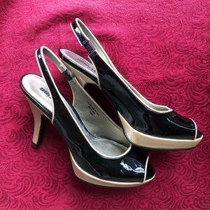 EUC Black and Tan Pumps- Size 7